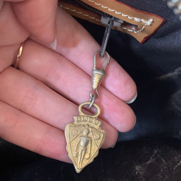 “Gucci” crossbody purse - Picture 9 of 11